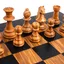 Zoom sur pièces d'échecs blanches du Jeu d'Échecs en Bois d'Olivier Taille 4