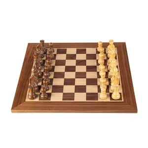 Jeu d'Échecs en Noyer Taille 5